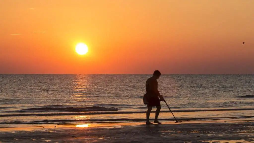 Beach Metal Detecting